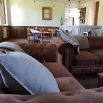 Elteixorural Lodge *